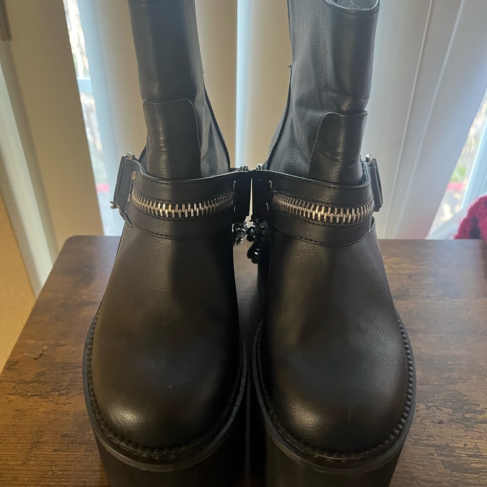 Killstar Mosh Moto Punk Rock Black Platform Ankle Boots with Chain Detail - Picture 3 of 3